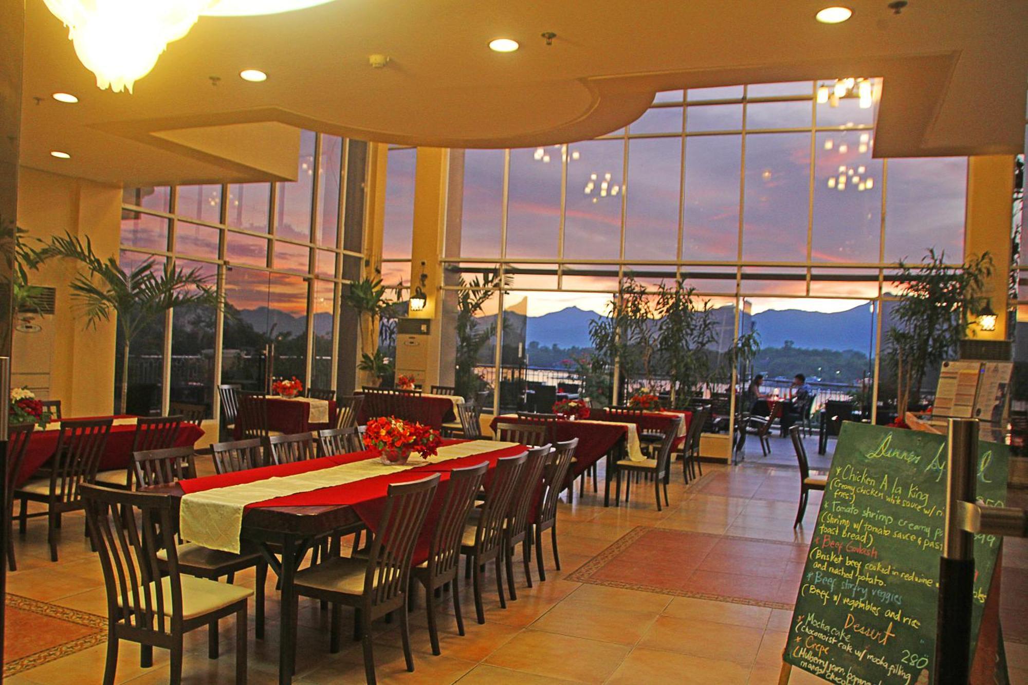 Hotel Palacio Puerto Princesa ภายนอก รูปภาพ